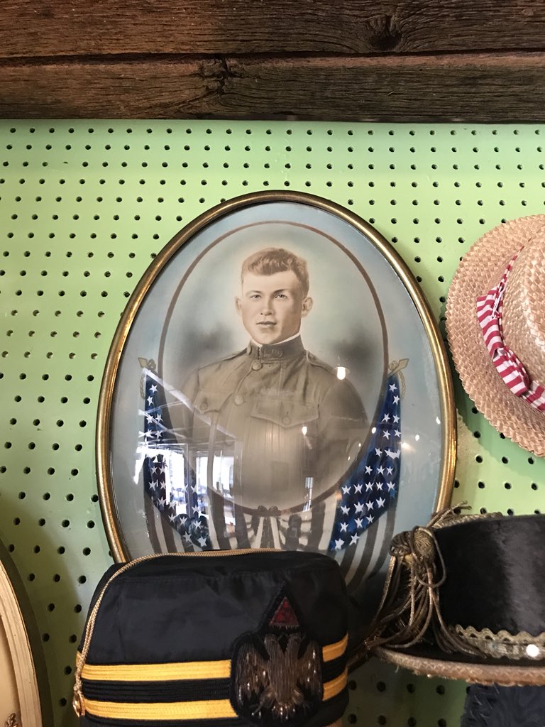 SOLMatesPod's tweet photo. Sol-Mates PSA: here’s a reminder that one time Devori found a picture in a TN thrift shop of a dude who looked a lot like Mike. Is Mike a time-traveller? #mikegate https://t.co/Wzh0yPm7W0