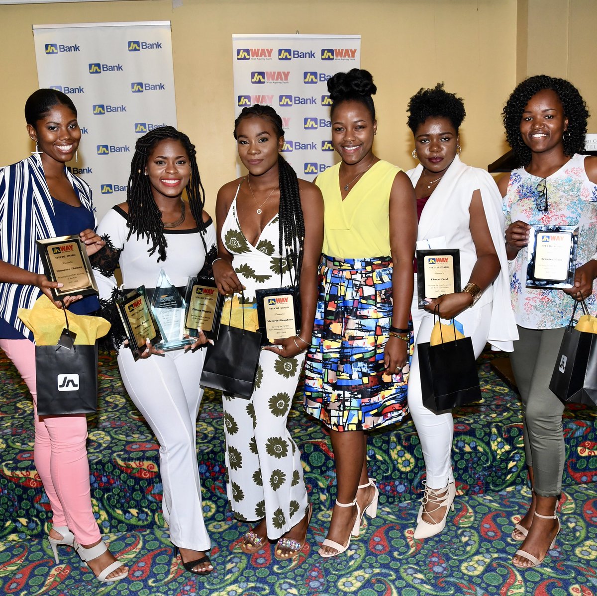 jnbanklimited's tweet photo. The curtains came down in grand style Tuesday evening (May 22) when we celebrated our #JNWAY Ambassadors of Cohort 5 and welcomed the newbies of Cohort 6. Check out these photo highlights ! ๐ธ https://t.co/gCxvHze1qX