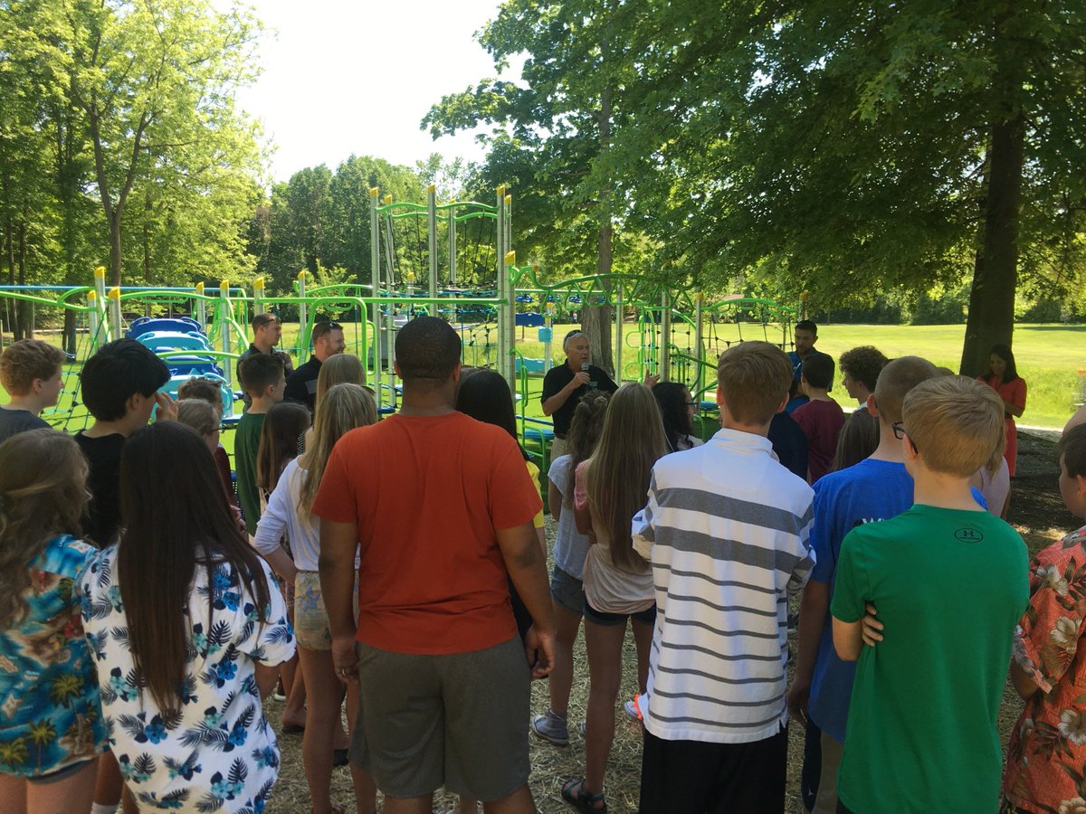 CityofWestfield's tweet image. Thank you to @WMSshamrocks students and @wwsweb staff for helping us open the new playground at Asa Bales today! #studentdesigned