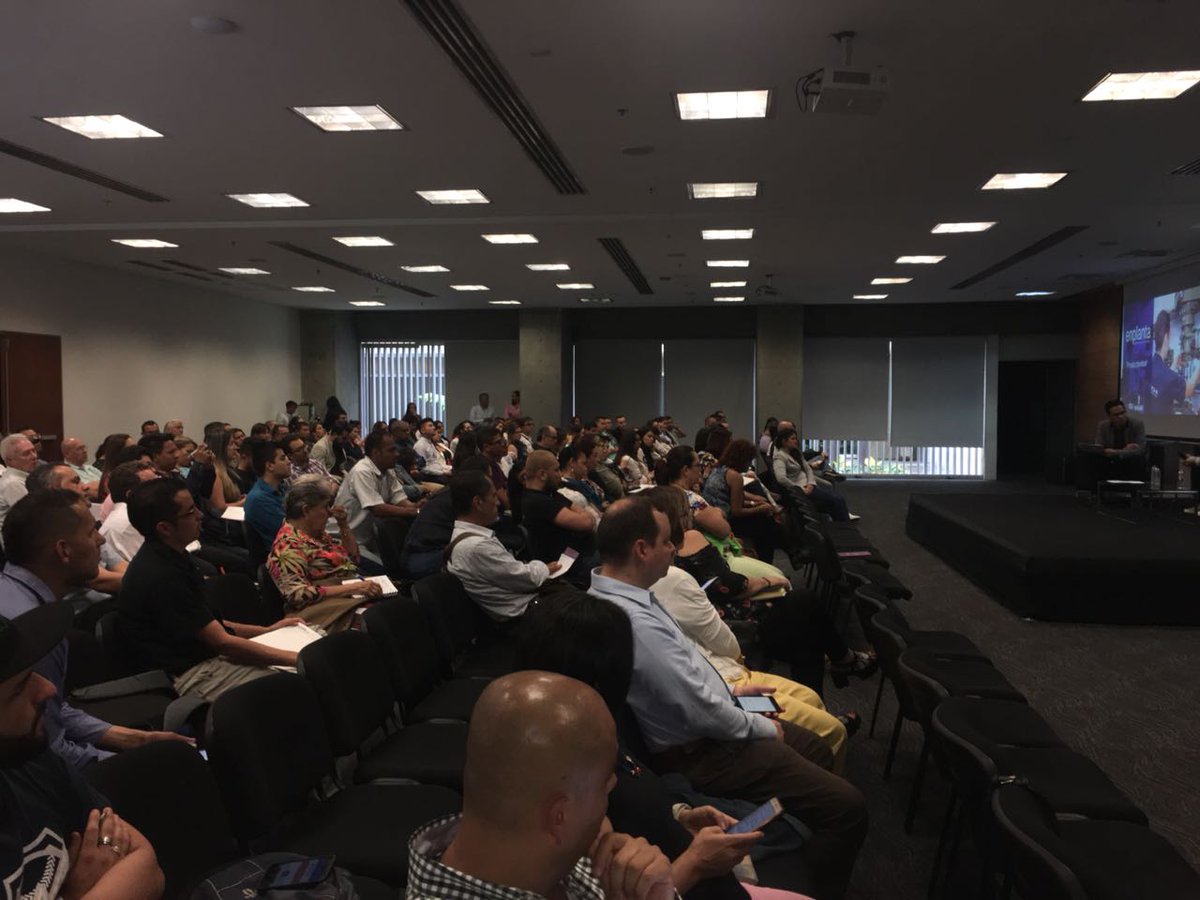 AlcaldiadeMed's tweet photo. 📊 En el panel de expertos de #Enplanta, conversamos sobre el mejoramiento continuo y la productividad empresarial. Enseñamos a las empresas los factores de éxito en la generación de cultura de mejoramiento en las organizaciones. #DesarrolloYConfianza ✔️ https://t.co/Rhlab2RuP5