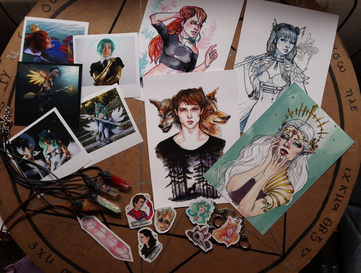 iniecollection's tweet photo. GIVEAWAY!
I want to make an INTERNATIONAL giveaway to thank you for all your support and love you give me. So, here it is!
🌸Rules:
- Be a follower (new ones are welcome!)
-RT this post!
🌸Prize:
-2 art prints 
-2 Polaroids
-3 Stickers
-1 Keychan
-1 Gem 
To choose from my stock https://t.co/Kb9h8zvwGs