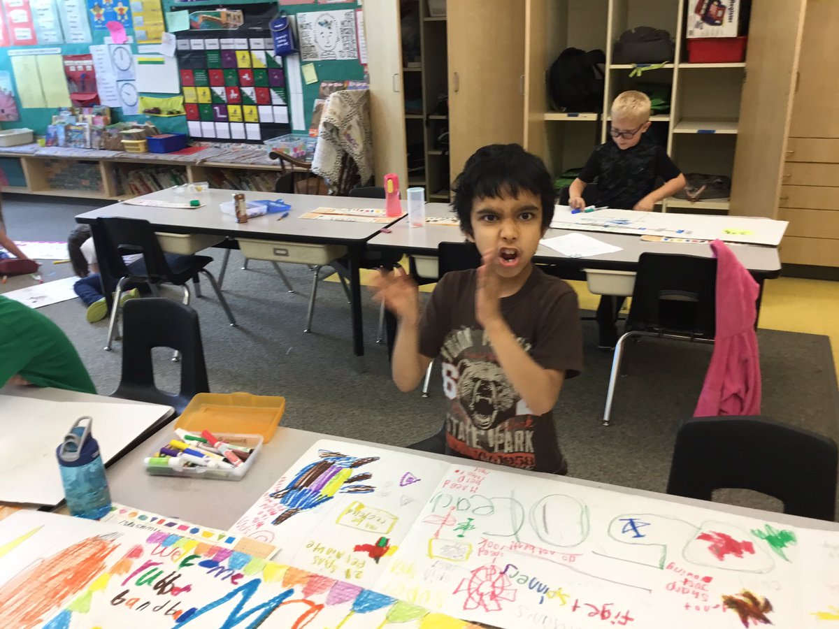 summerjoy57's tweet photo. Getting ready for Market Day!!!! Preparing our storefronts......#teachimlay https://t.co/QNSrleszAZ