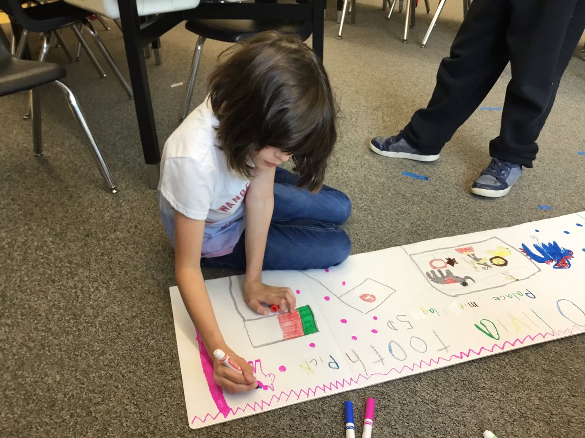 summerjoy57's tweet photo. Getting ready for Market Day!!!! Preparing our storefronts......#teachimlay https://t.co/QNSrleszAZ