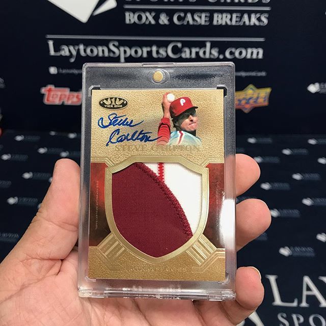 LaytonSports's tweet image. Sweet #SteveCarlton Prodigious Patch Auto from @topps Tier One! #BOOM #LSC #casebreak #sportscards #groupbreaks #MLB #Phillies ift.tt/2koCxt7