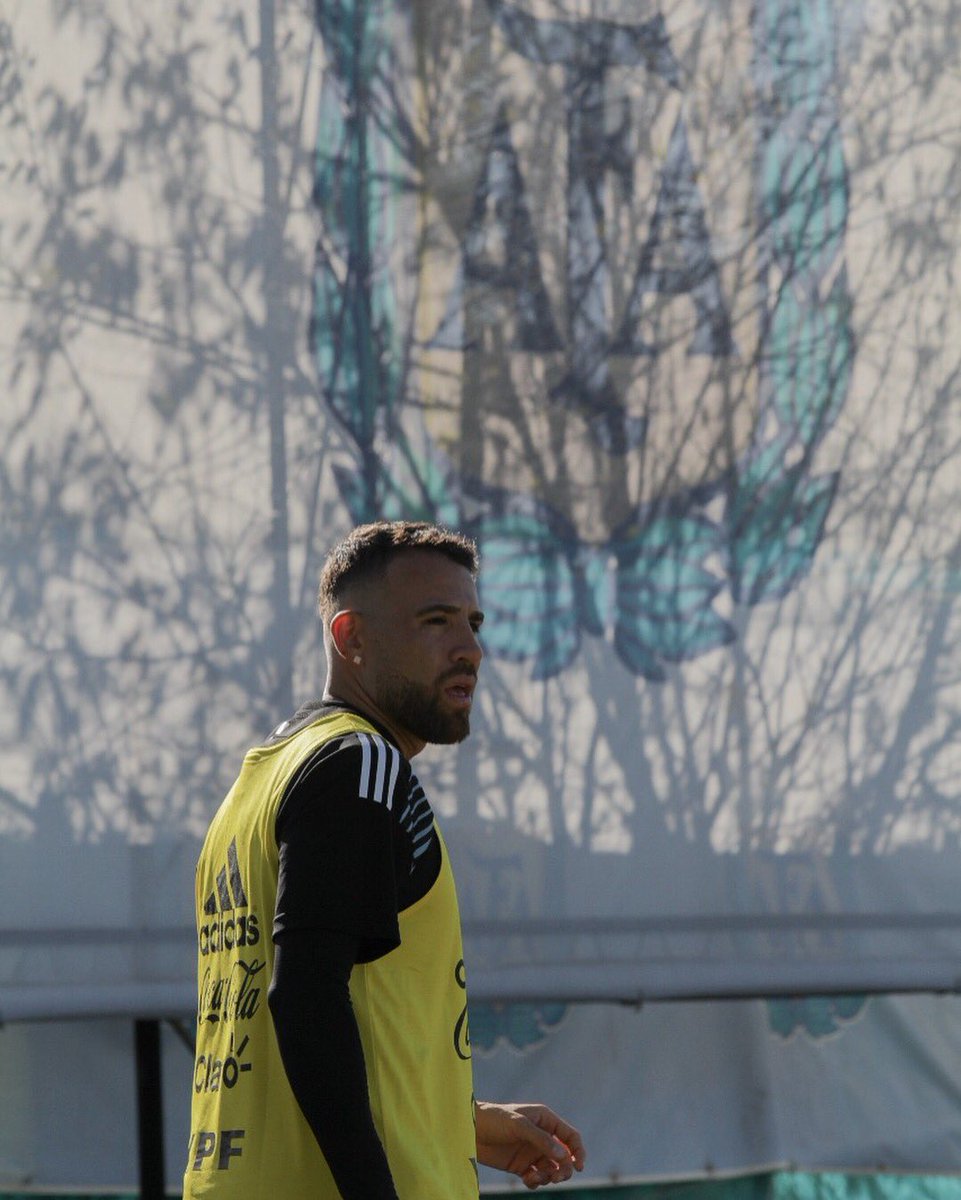 Nicolas Otamendi tweet media