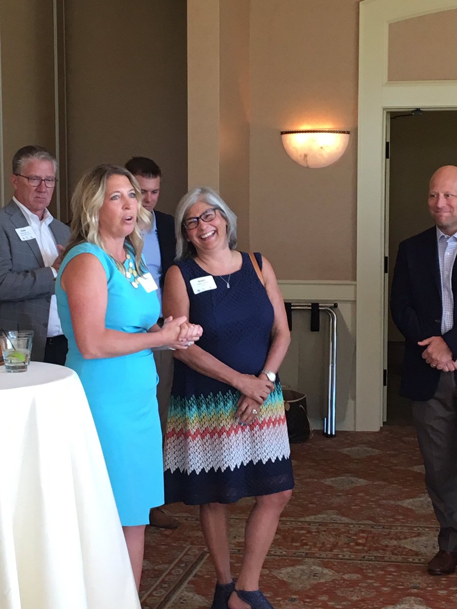 SIOR_Wisconsin's tweet photo. Thank you to all who attended tonight's @SIOR_Wisconsin @siorchicago event @strawberry_club! #I94Dealmakers #fclbuilders @WEDCNews #sebert #cre https://t.co/Q0nq9xIOmg