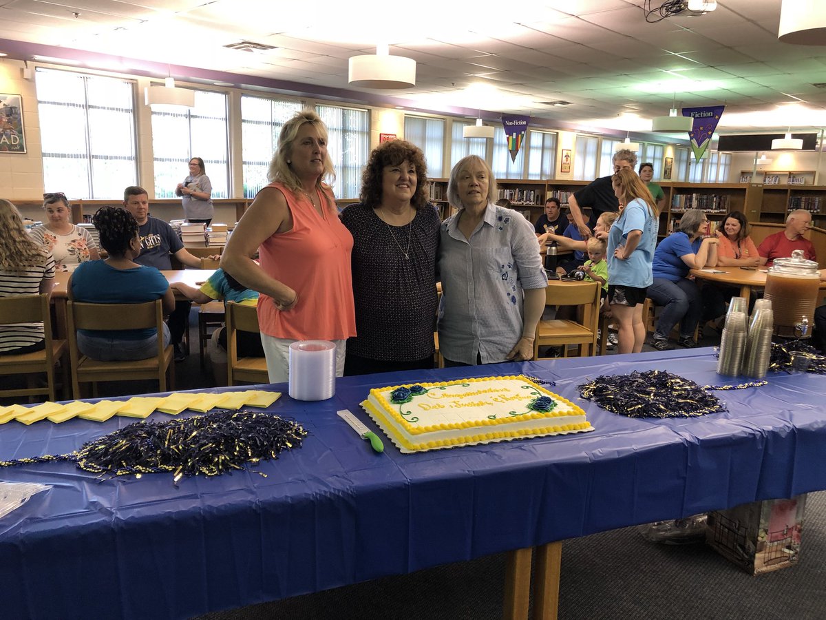 Nance8A's tweet photo. Congratulations to these fine educators who will always be in our hearts and memories❣️Once a Knight, always a Knight❣️🤗 #MsThompson #MrsHunt #MrsHunsicker #goldenknightsgoldenhearts https://t.co/M6MnlkLcuc