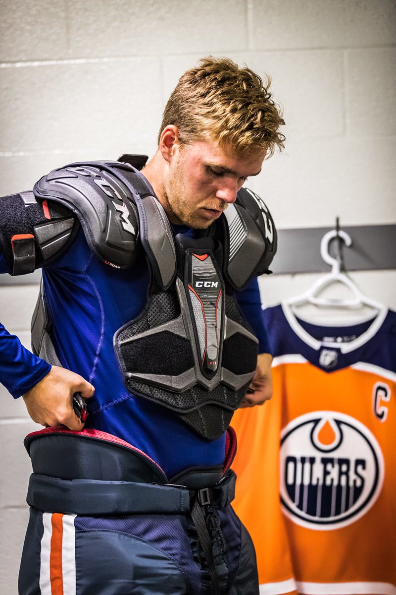 PureHockey's tweet photo. TOMORROW.

The all new @CCMHockey #JetSpeedFT1 Protective line drops in store #BeAGameChanger
https://t.co/jA32vOpl4C https://t.co/upIiPMS2Fj