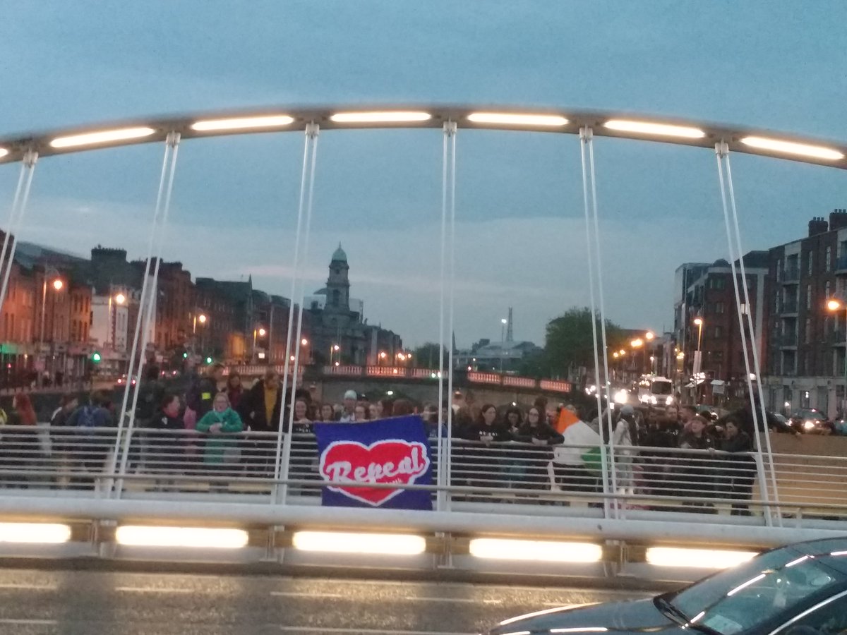 ProChoiceBerlin's tweet photo. The sun sets on the 8th
Dublin 24.5.2018
#repealthe8th #repealglobal #hometovote #hometocanvass #voteyes #ireland #abortion #referendum #no218 #AbortoLegalYa #prochoice https://t.co/UNy0V254Og