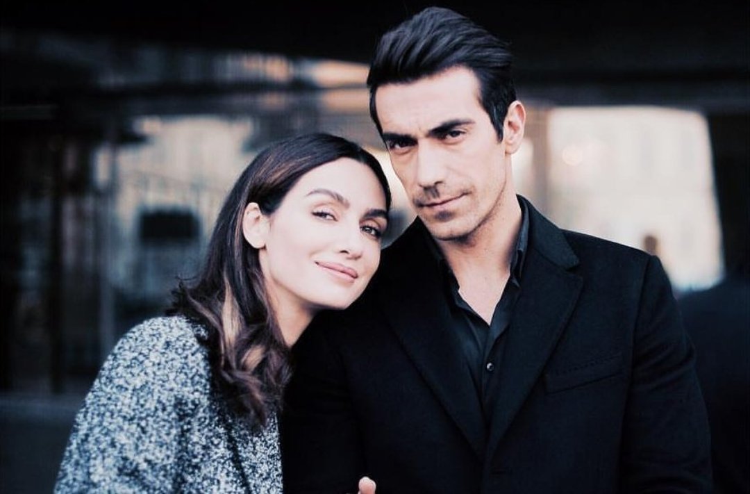 CristiV72's tweet photo. Thank you #AsFer for giving us so much joy. You guys filled our hearts with mixed emotions. Thanks for the wonderful work you've done. #SiyahBeyazAşk will always remain in our hearts.
#BirceAkalay #İbrahimÇelikkol #AslıAslan #FerhatAslan https://t.co/RE5GGQAQ6N