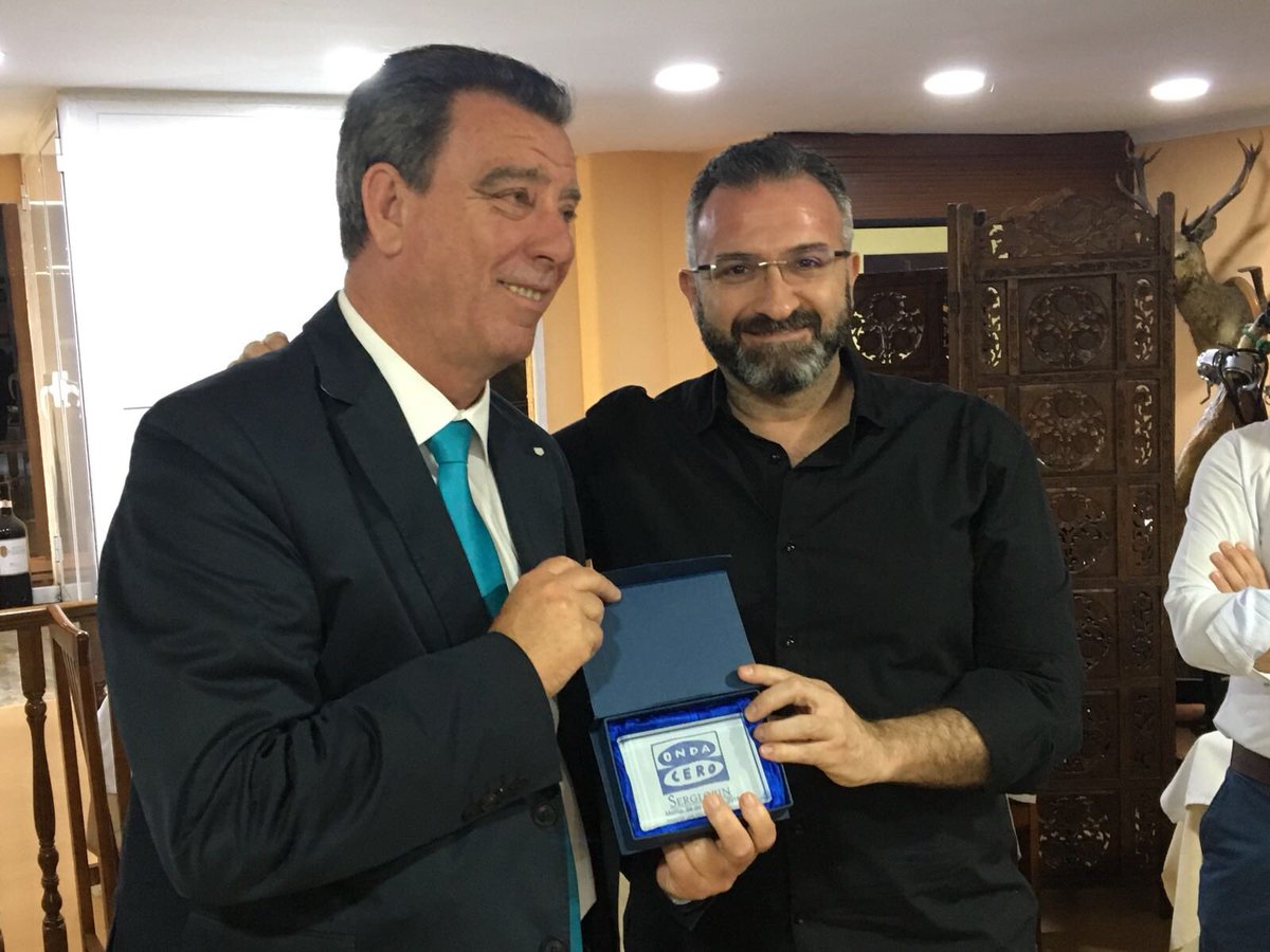 LuismaRinconPer's tweet photo. Agradecido por el detalle de @ondaceromelilla con #serglobin. Valoramos muy positivamente el esfuerzo de esta radio y el resto de los patrocinadores para estar siempre cerca de nuestro equipo.
@amiran02, un crack👌 https://t.co/oInp7Xplhx