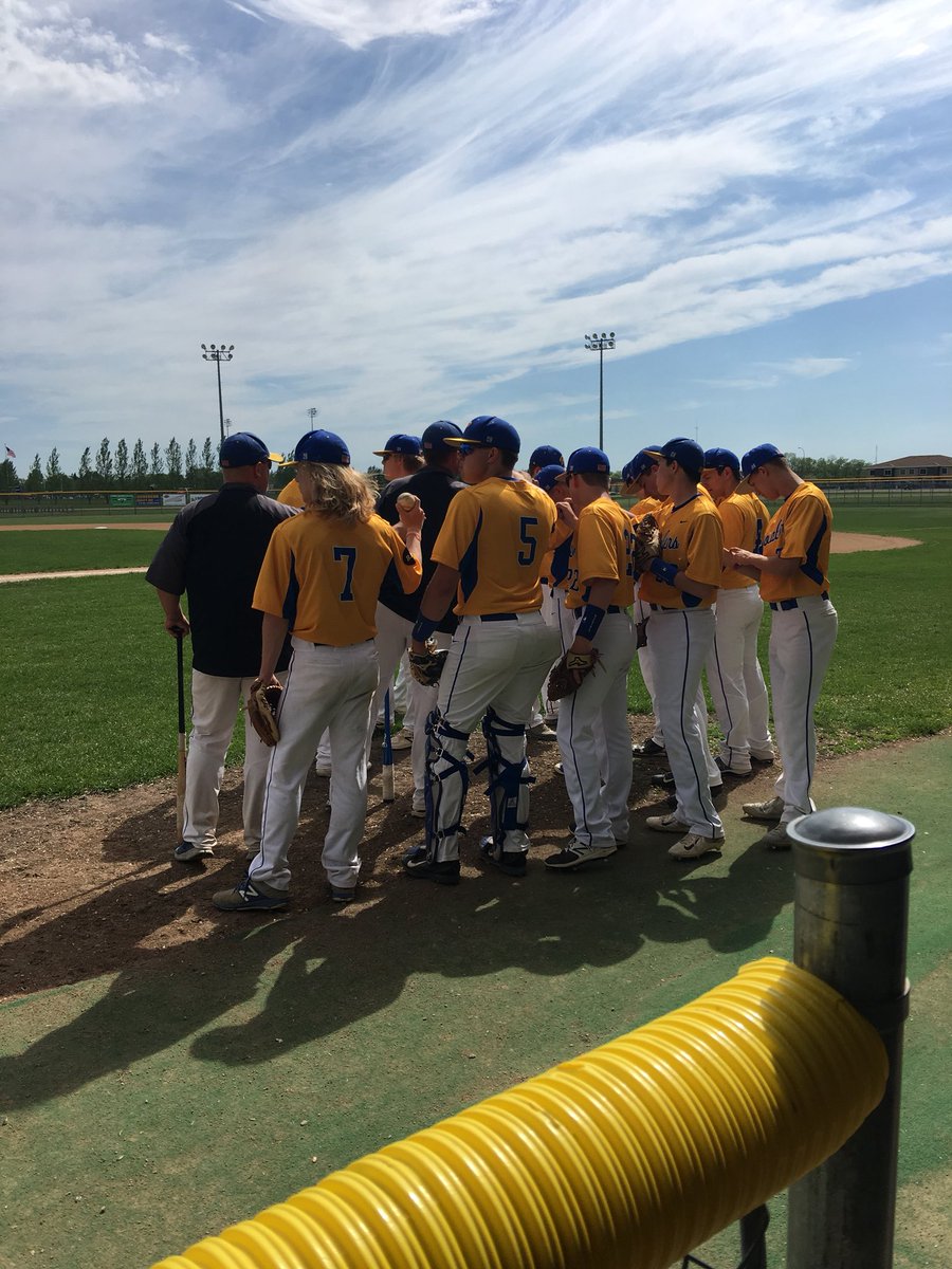 LHSBaseball7's tweet photo. Boys in the huddle for their last regular season home games in their yellow jersey’s! https://t.co/C1SorBd0Hn