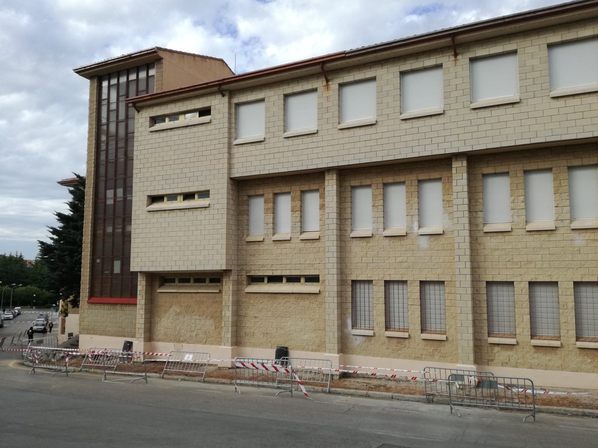 IESV_Espino's tweet image. Mañana será difícil aparcar junto al #insti, asíque...🏃🚶🏃🚶