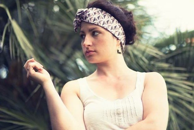 SugarCrabs's tweet photo. • Passion créole 🌴🙌
.
Modèle : Clelia
.
Photographe @audreyginting.photographies pour @labrigadedunoeud
.
#creole #earrings #loopearrings #bouclesdoreilles #strikethepose #palmito #jungle #junglestyle #handmadejewellery #bijoux #green #bijouxfantaisi… https://t.co/oCMWFSq9L7 https://t.co/fhcs6IrN5N