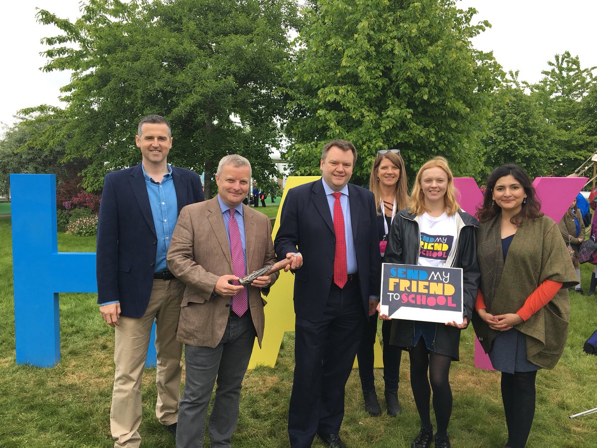 garein's tweet photo. The #BaytoHay baton was presented to @NickTorfaenMP and Chris Davies MP. Well done to all children and staff members who were involved in this ambitious and successful project. https://t.co/8d4IkqVN4k