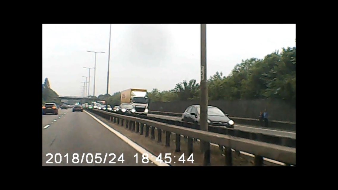 Mjdayo's tweet photo. @BMW my parents were driving on the M5 this evening when their BMW 3 series just burst into flames 🔥 

I read you were recalling the 3 series models from 2006-11 because of this known problem?!

Thank god they’re ok 🙏🏻 https://t.co/I8zgI20khL