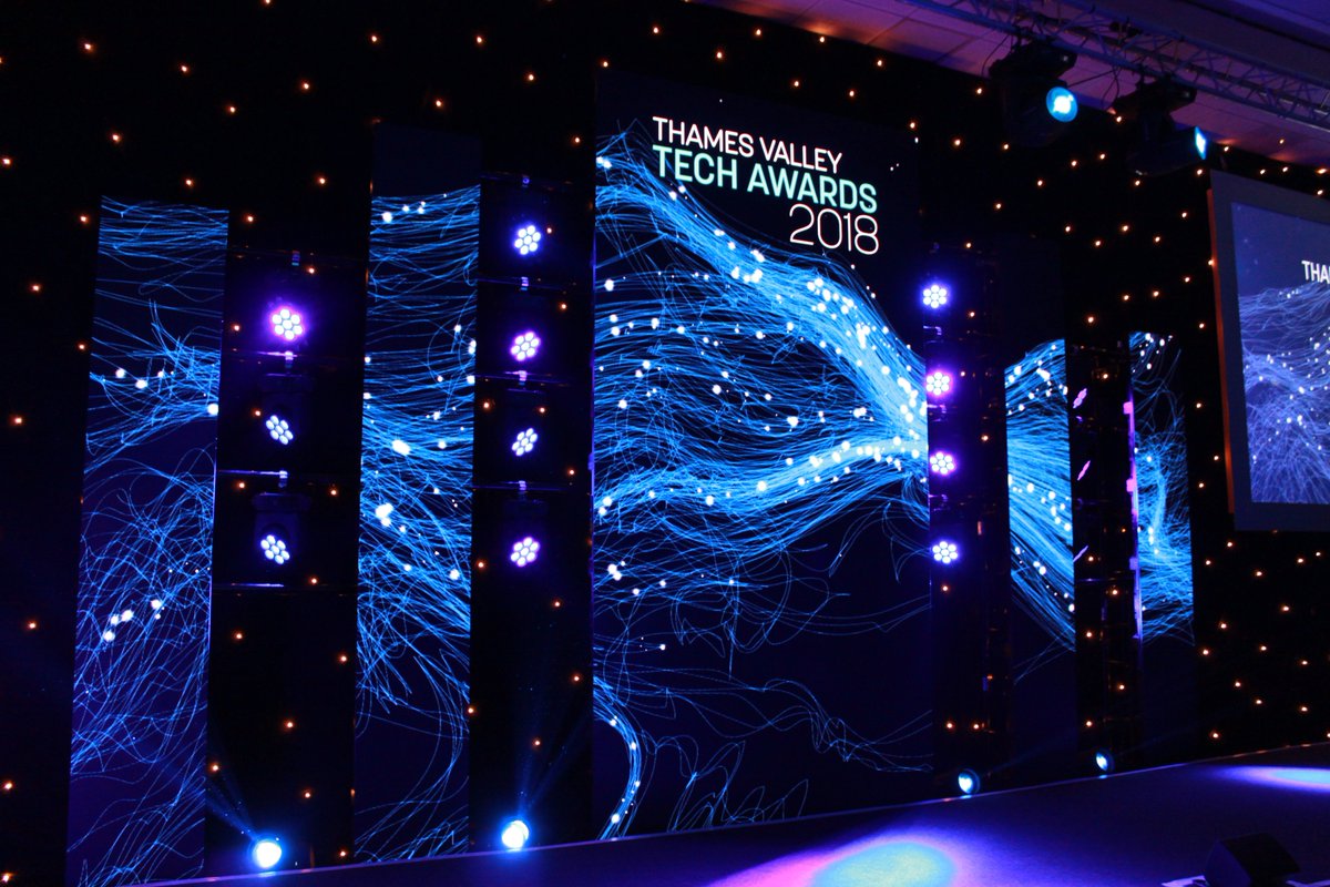 liquidmedialive's tweet photo. @ROE_Visual BO2 LED tiles looking great at the Thames Valley Tech Awards tonight #roevisual #avtweeps #eventproduction #awards #barco #brompton https://t.co/zCaWJcYCa9