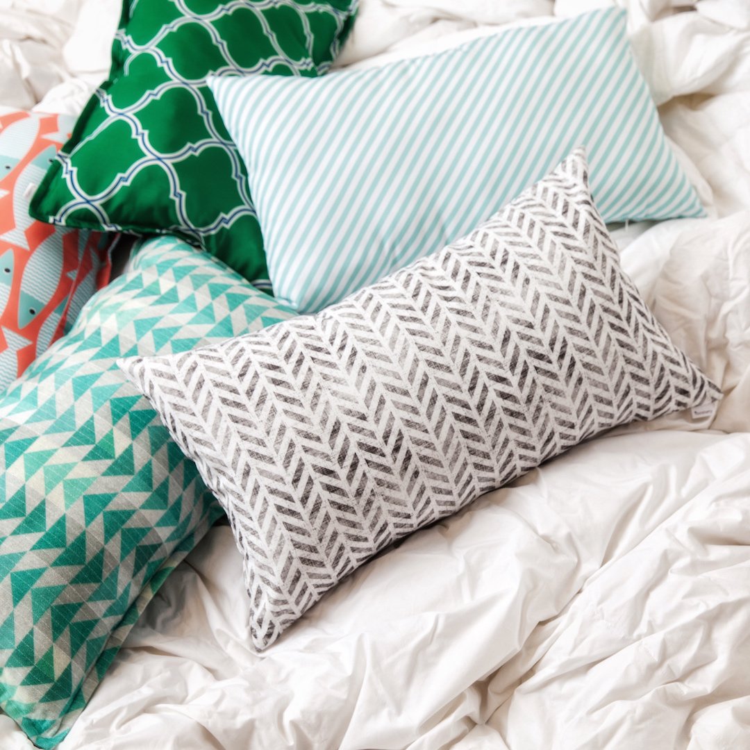 SpoonflowerHome's tweet photo. Our classic Catalan + Serama throw pillows, now available in square and lumbar sizes, are a fun way to accent your home with layers of personalized style. Enjoy 15% off throw pillows + throw blankets, now through Monday 5/28. Shop now: https://t.co/eB4qARHrgQ https://t.co/eT1T1SLip2