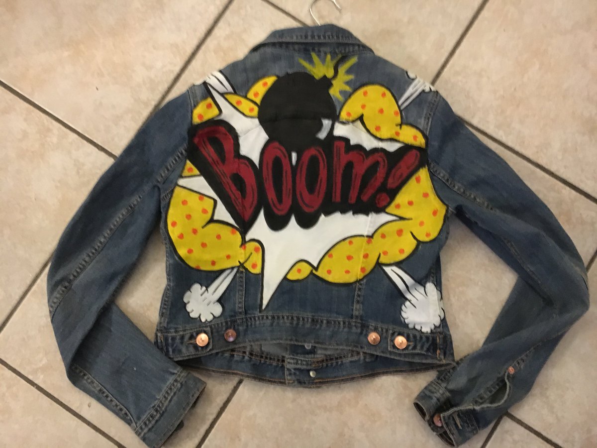 MoSiMo_Art's tweet photo. New ARTJacket mit Popart Motiv Jeansjacke gr. 38  für 159€ #popart #artjacket #artjacked #fashionart #artfashion #handmade #mode #outfit #look #ootd #shopping #jeans #demin #vip #luxury #popartlivestyle #popartlover #art #girl #love #erfolg #mosimofashionart  #nyc #london #miami https://t.co/pPTPDFQfvv