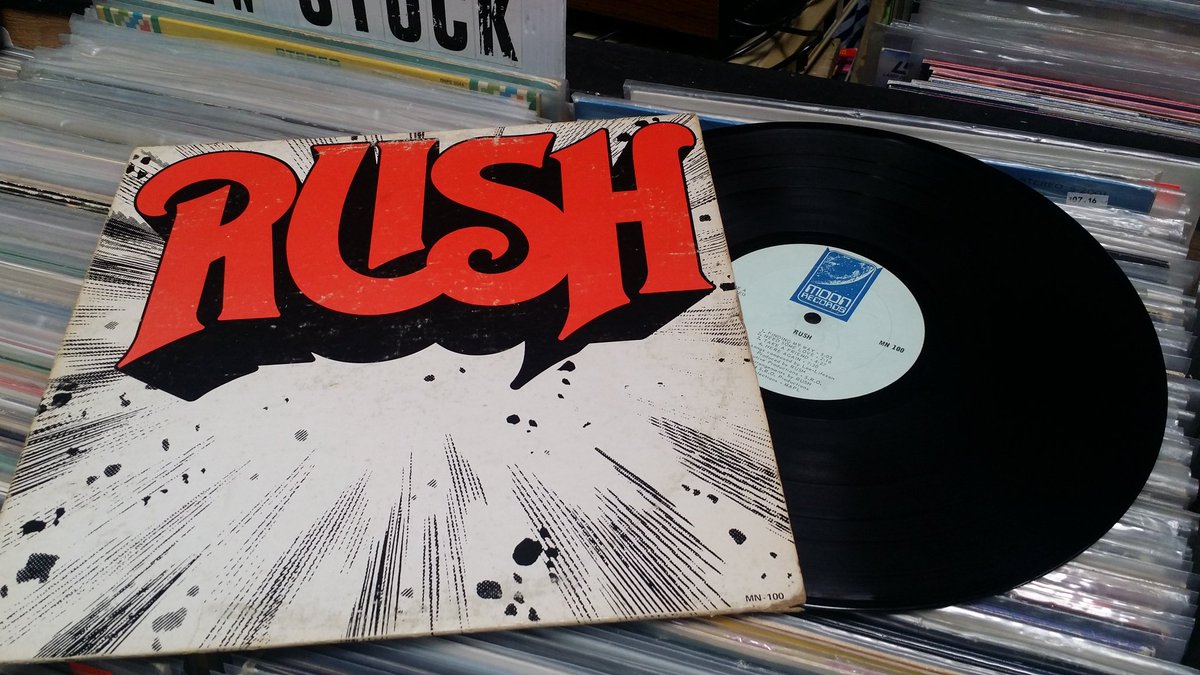 toyrattca's tweet photo. Nice walk in #cashmoney #cashonly for your #oldschool #vinyl #records #recordplayer #recordstore #rushvinyl #moonrecords #vinyl #records #recordplayer #recordstore #Toronto #miltonon #oakville #brampton #mississauga #haltonhills #strangerthings #Timeless #recordstoreday2018 https://t.co/vmtkpFPTga
