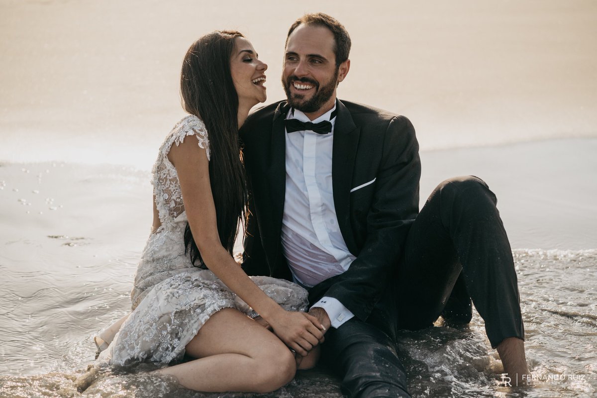 FerRuiz_Photo's tweet photo. Hay amores tan bellos que justifican todas las locuras que hacen cometer. 
- Plutarco. #love #trashthedress #vallarta #vallartaweddings #rivieranayarit #nuevovallarta #mexicowedding #weddingdestination https://t.co/5DLKbmt2bm
