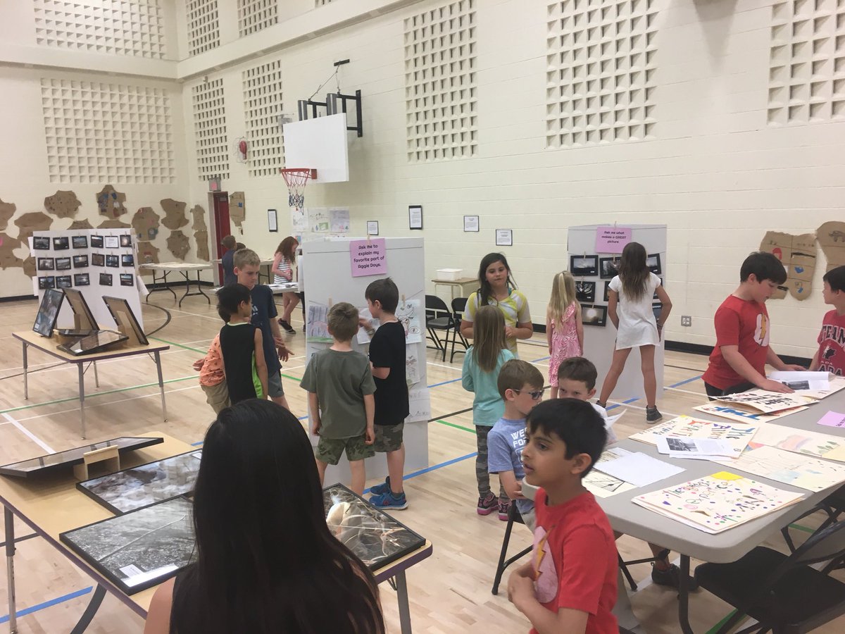 MrMTurner4's tweet photo. More preparation for @Nose_Creek first ever grade 4 #LearningExpo. Hoping to make #learningvisible for #rvsed students https://t.co/OMq4rVcK0c