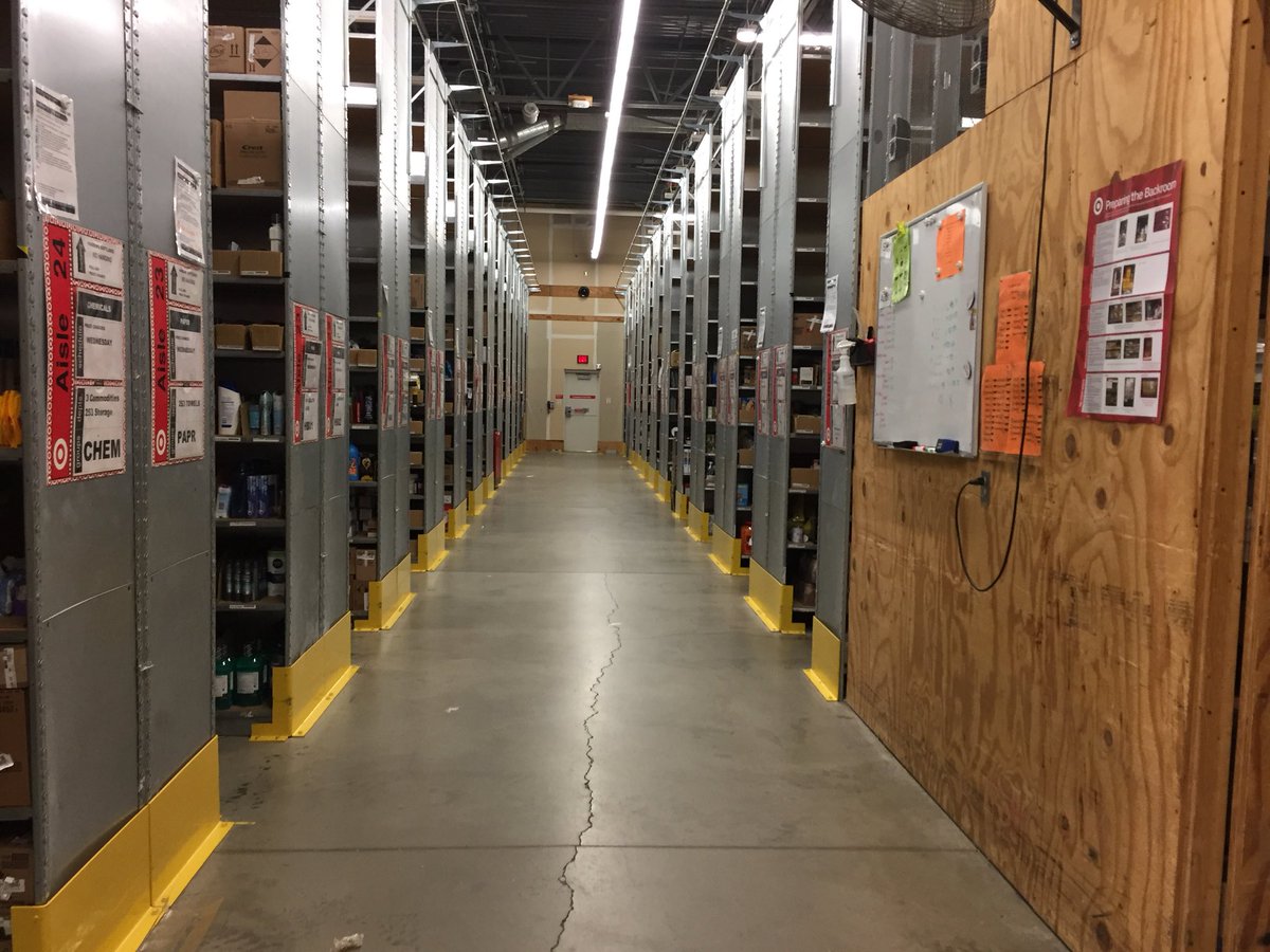 jennymeddles's tweet photo. #cleanbackroom #manualsalldayeveryday #fillthefloor #MemorialDaySales @amy_tgt @melissakitts31 @MeganLyons84 @doug_gorski https://t.co/OD80jpUjFn