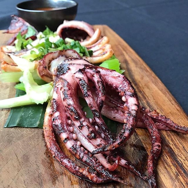 laotablesf's tweet photo. The best calamari in the Bay area, no doubt about it!
🍽️ Lao Table
📍 149 2nd St, SoMA, San Francisco
🥢 Char grilled whole calamari + sweet chili-lime topping
.
.
.
#laotable #loas #laotian #bayarea #sanfrancisco #bestfoodssf #sfeats #sffoodie #sflafood #sfasian #laocuisi… https://t.co/rTDBrb5Dpi