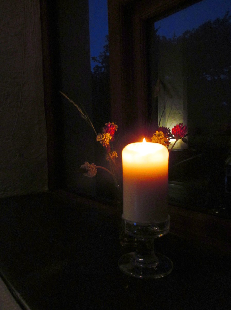 fhayesmccoy's tweet photo. My candle in the window tonight. #Together4Yes #repealthe8th
@KerryForChoice @Dingleforyes @Together4yes @Colmogorman #writersforYes https://t.co/6iag2N80oz