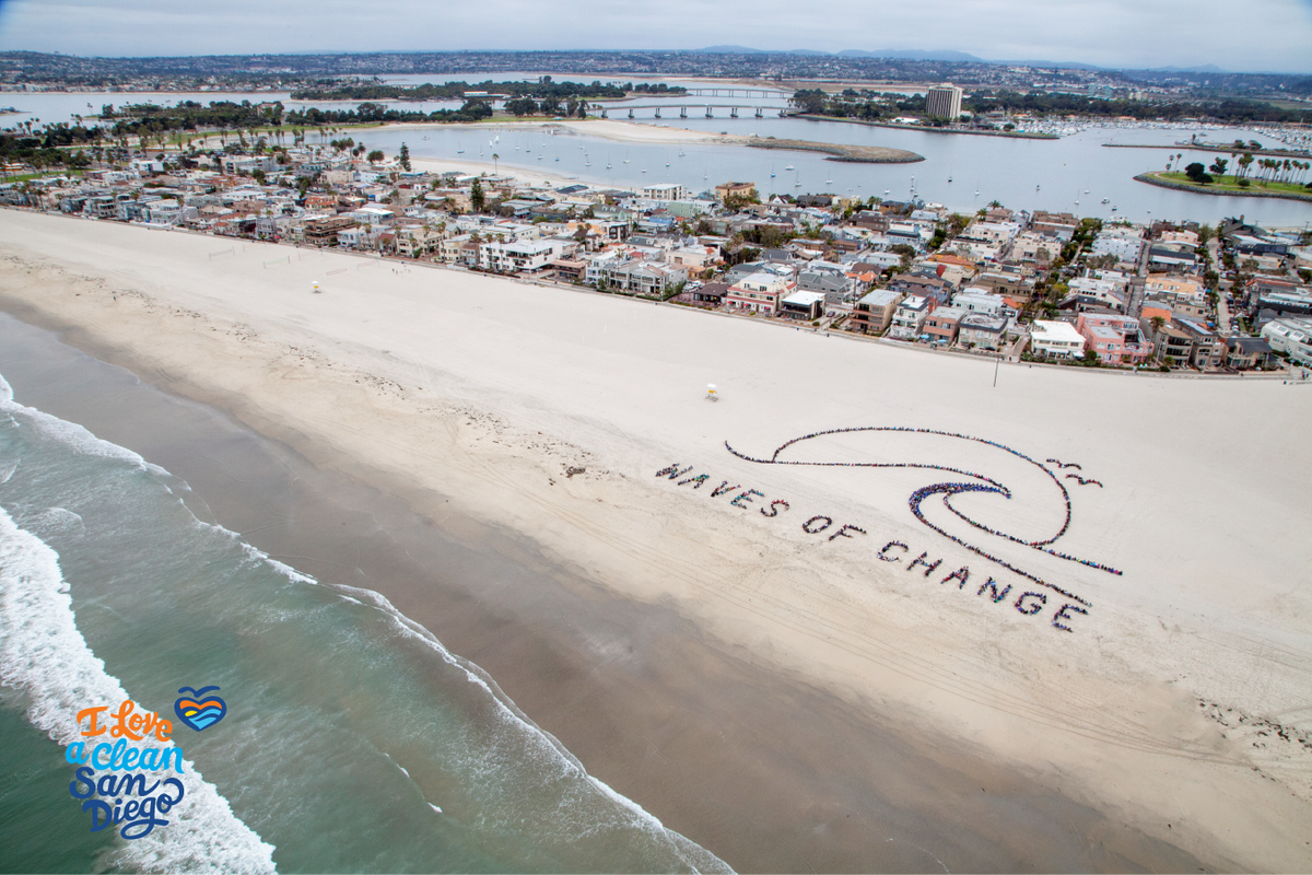 iloveacleansd's tweet photo. Beyond proud to be making WAVES OF CHANGE for our oceans with over 1,000 students and volunteers at #KidsOceanDay! Thank you to every student, volunteer, sponsor, and partner that played a part in making today such a wonderful success! #wavesofchange #protectouroceans https://t.co/HHVWppL6j6