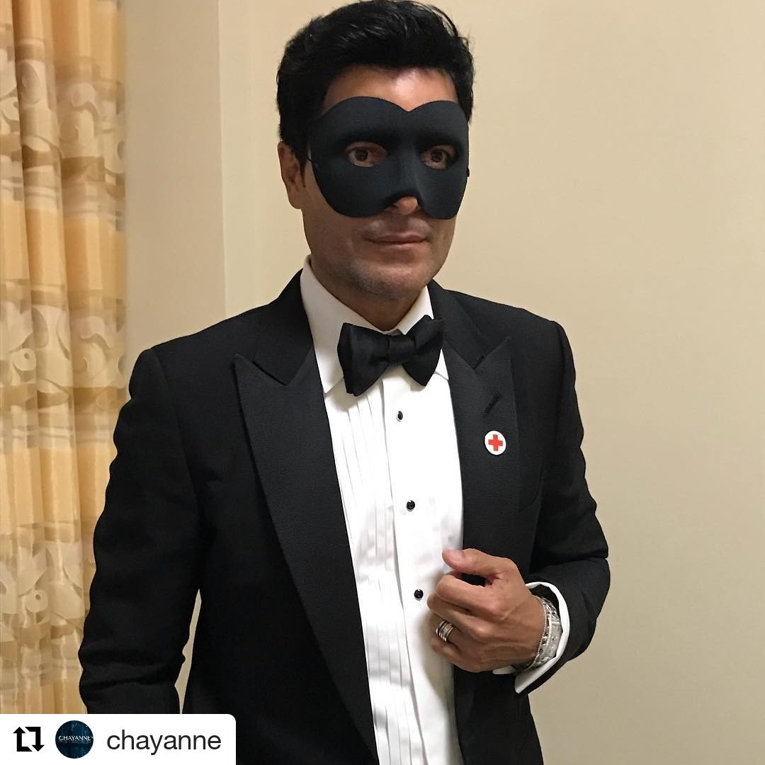LazosCostaRica's tweet photo. #TBT Recordando un día muy especial y conmovedor. #amasqueradeinred #chayanne #americanredcross #throwbackthursday #crystalcrossaward
@CHAYANNEMUSIC Bellísimo! 🎀🇨🇷 https://t.co/tBwKduQWFK