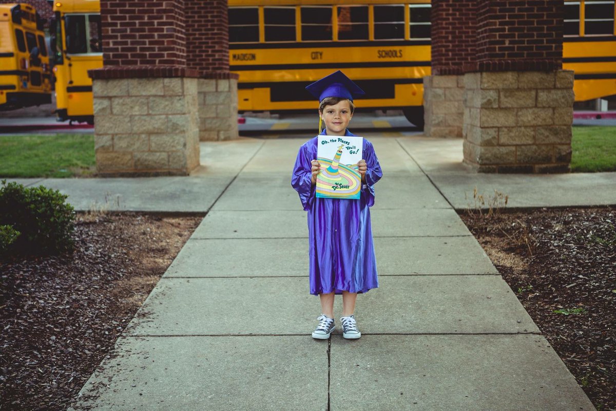Candace_Baum's tweet photo. Kindergarten graduation! Thankful for a great year and the best teacher, Miss Burton! 🎓💙 https://t.co/c7oZEiERkC