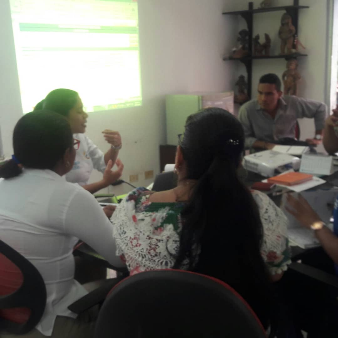 AlcaldiaMomil's tweet photo. MESA TERRITORIAL
Se realizó la Mesa Territorial para hacerle acompañamiento social al  programa de vivienda gratuita de la Urbanización San Francisco del municipio de Momil, Córdoba. Se  contó con la presencia de la delegada del D.P.S. seccional Córdoba.
@ProsperidadCol https://t.co/2KqlYDQ4Lc