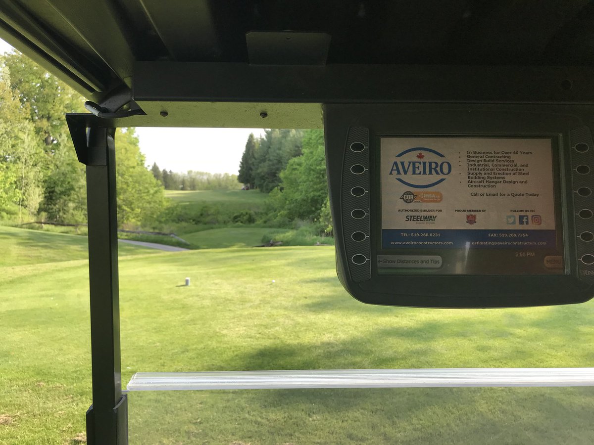 aveiro_v's tweet photo. This is the hole of the summer, hole number 9 @FCNGolf with @AveiroConstruct  #londonON #dayoff https://t.co/2e8fzx6ImK