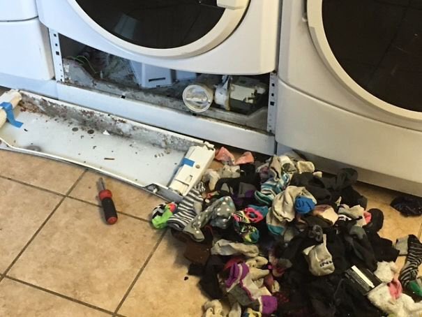 AllieNC_K14's tweet photo. Washing machine: Your Socks!! 😶 sorry... #ThingsIForgotToReturn https://t.co/Wra2I54Efz