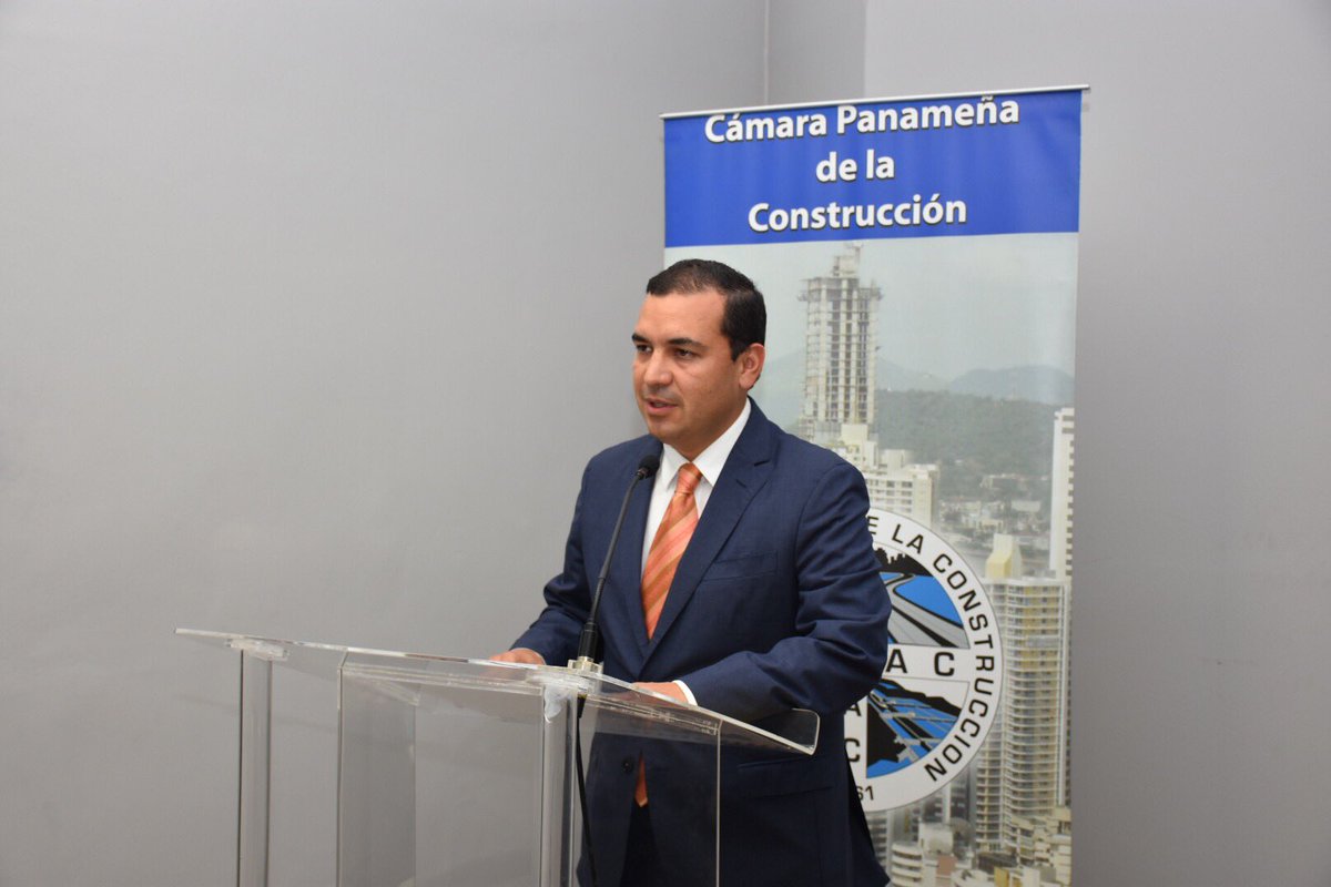 CapacPanama's tweet photo. Palabras del Ing. Héctor Ortega, presidente de CAPAC en la apertura de la décima novena versión de la Jornada de Seguridad en la Construcción 2018. #capacpanama #seguridad https://t.co/OzPvuGjaaB