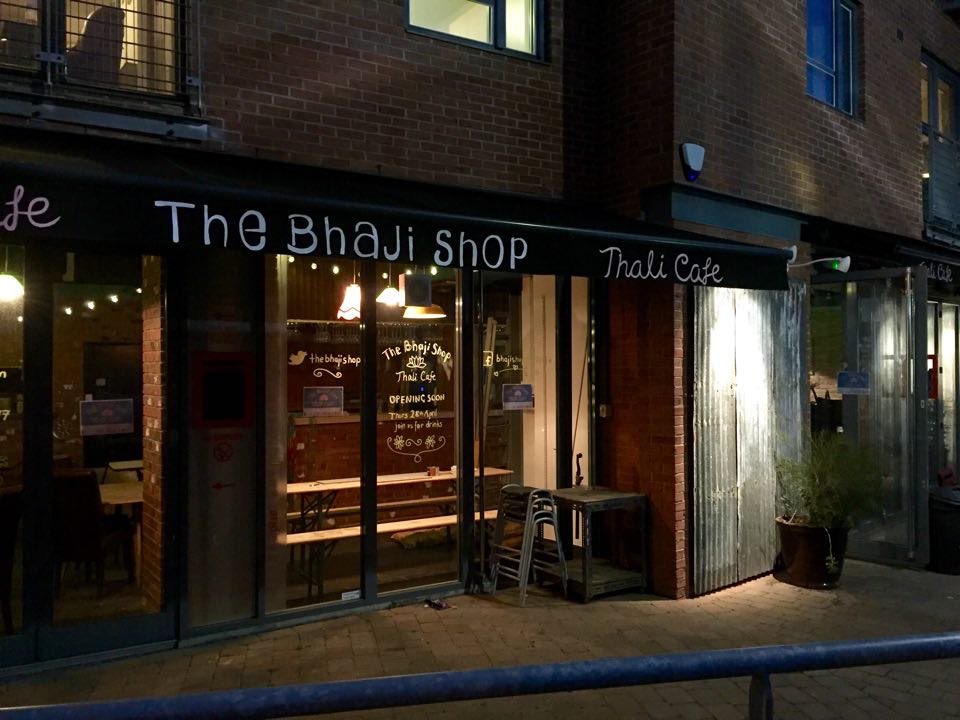 1neillarge's tweet photo. @LF_Law Sheffield Team enjoying #curryandbeers @thebhajishop #Sheffield tonight. #lupfaw #teambuilding #greatplacetowork #espritdecorps #passthesaltandvinegar #morechipsplease https://t.co/zkMBLXcBtn