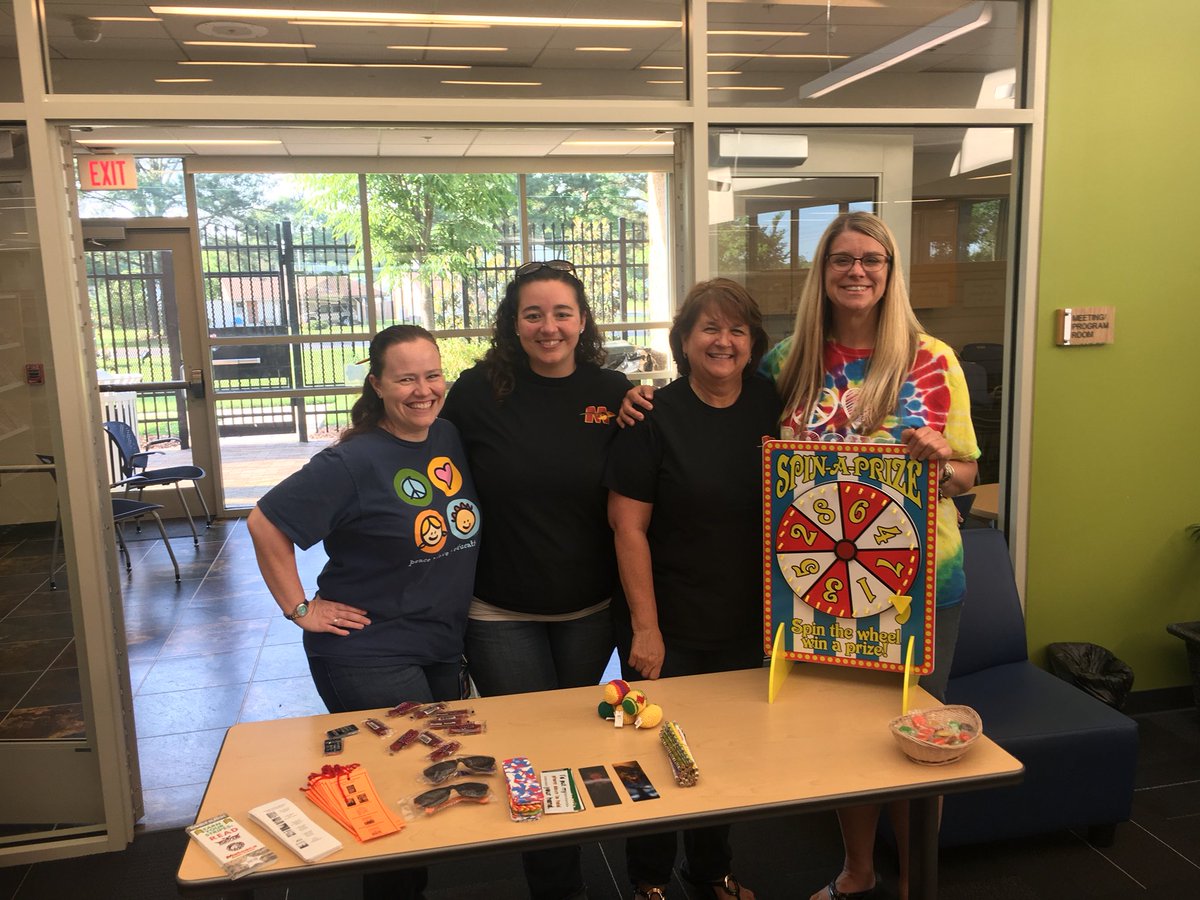 ettricklibrary's tweet photo. Summer reading fun at our local public library branch! @CCPLVA @GREEN618@EPICatEttrickES @mmswarriors @MatoacaTEAM @MatoacaCCPS  
#oneccps #ccpslibraries #readersareleaders https://t.co/k3s1VFziQ8