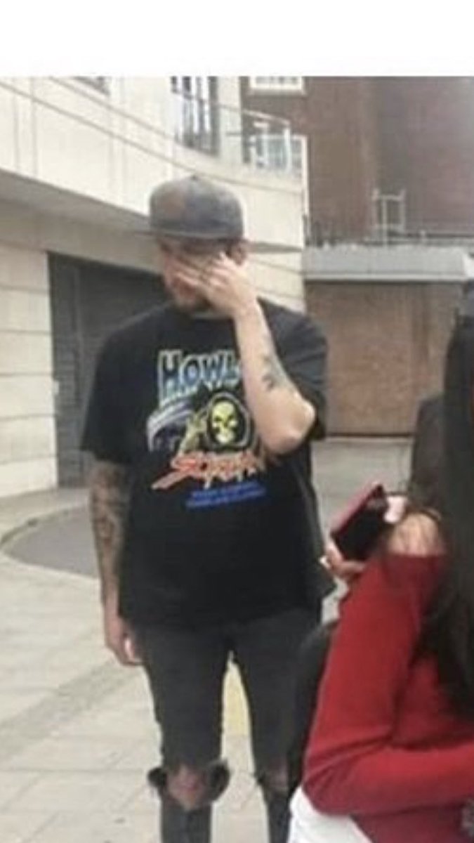 itsvioletsis's tweet image. when all the fans you see only want a picture with your girlfriend instead of you 😂

@Banks @AlissaViolet #cloutgang #fazebanks