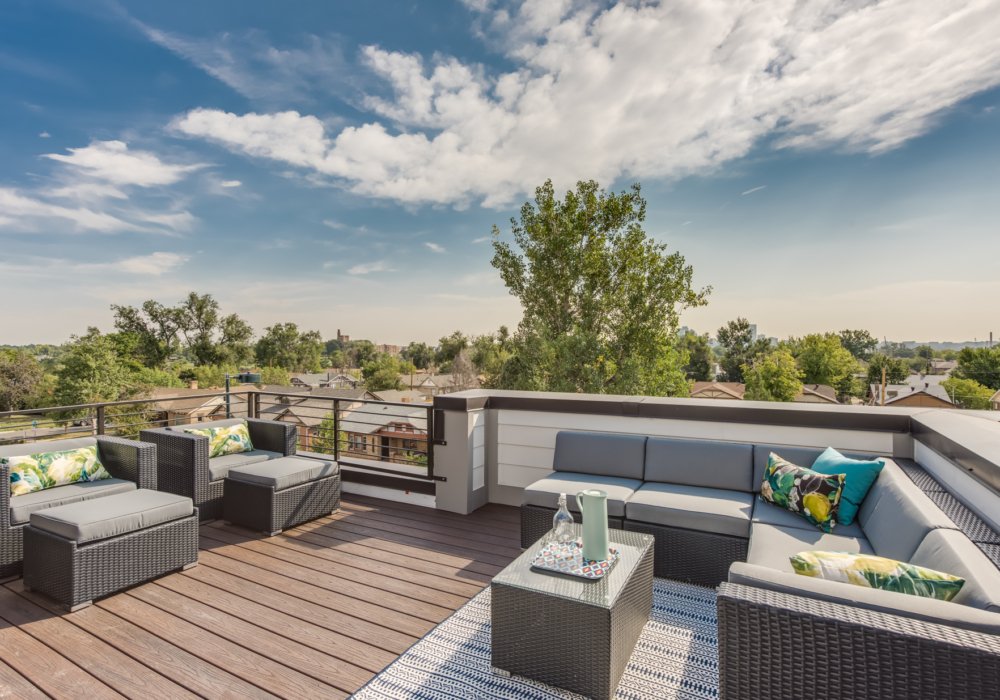 Perry Row at Sloans Latest | 5 units Under Contract in the last month with 85% Sold. Stop by and see why! 
<a href="/perryrowsloans/">Perry Row at Sloans</a> <a href="/SloansLakeLife/">Sloans Lake Living</a> #takeapeek #waterside #rooftop