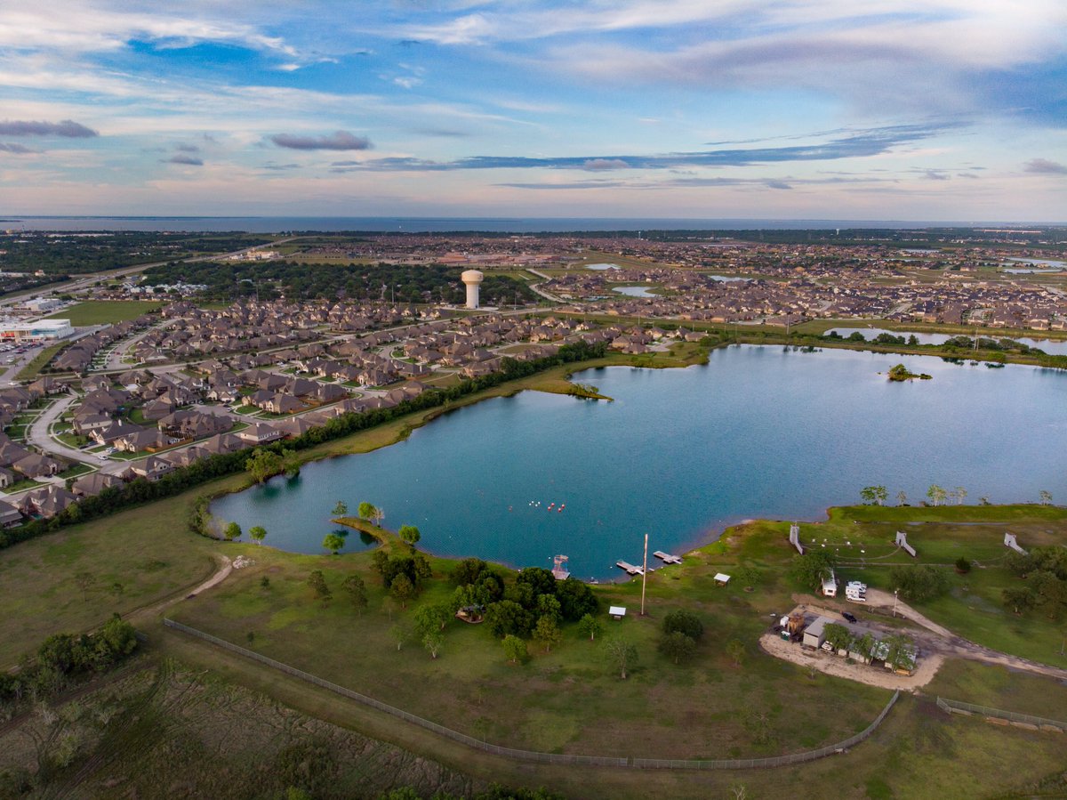 LakeLonghorn's tweet photo. For those of y’all who haven’t been to  Lake Longhorn, this is what y’all should expect comin out to next Monday on our Memorial Day Party. https://t.co/S7BAi6kAhY