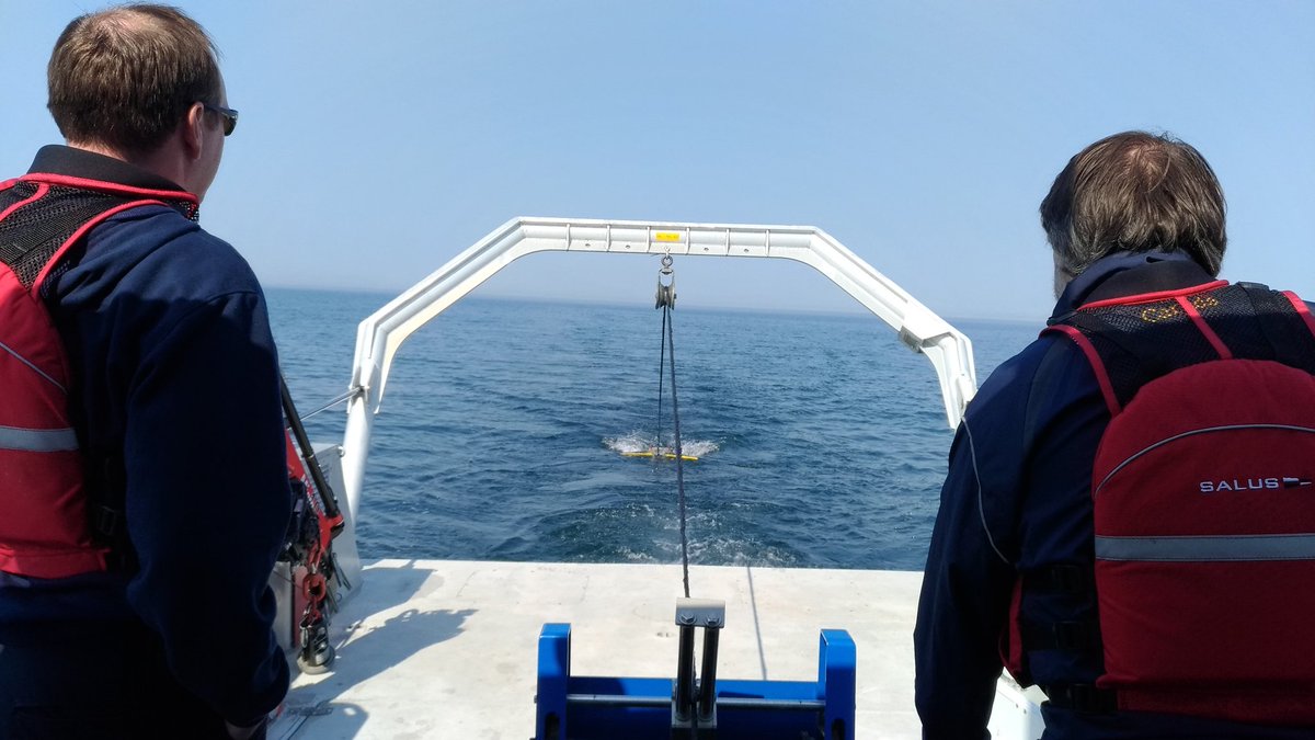 rockinrobin03's tweet photo. Laying down on the job? Nope, just @DrPlanktonguy and Captain Dallas attaching the wings on the towed sensor for our #LakeOntario #CSMI2018 #plankton #FoodWebs transect. #GreatLakesLab @FishOceansCAN https://t.co/ANhX0ANsxO