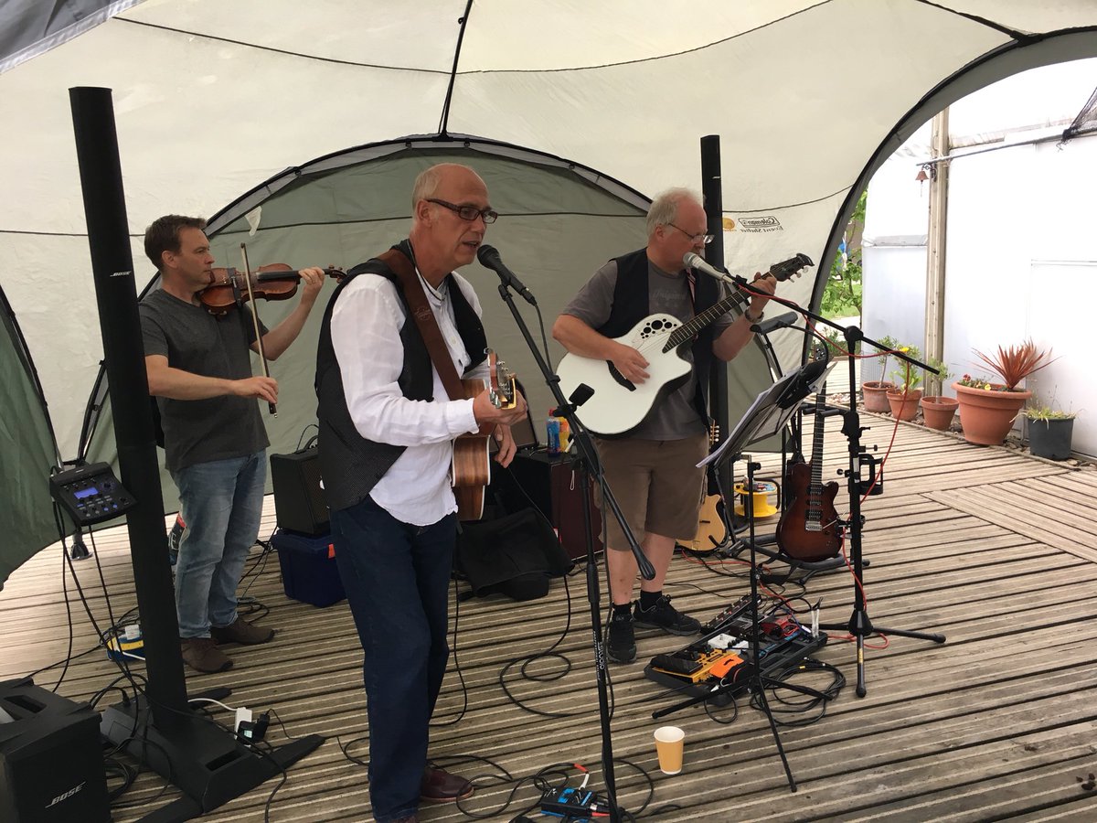 Thanks to Jealotts Hill Community Landshare for laying on a fiendish fun tree quiz, cheeses and Oakhart Trio. Can you guess how old this oak tree was <a href="/chelseafringebf/">Chelsea Fringe Bracknell Forest</a> <a href="/ChelseaFringe/">Chelsea Fringe</a>