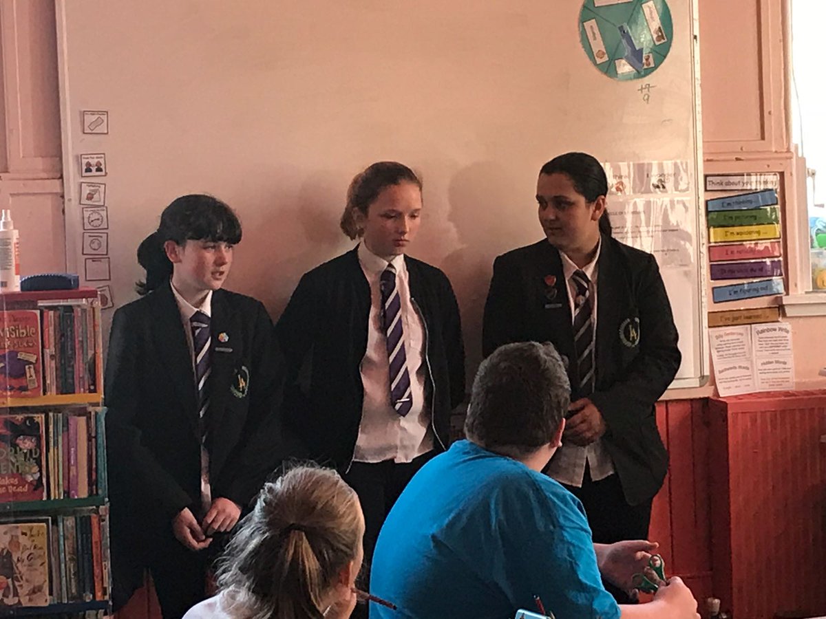 LevenmouthAc's tweet photo. Primary transition continues with @Columba1400 and #LevAcJPLT students attending Coaltown of Wemyss PS #PupilLeadership #PupilVoice #ConnectingWithCommunity. Thanks to Mrs Muir (DHT) https://t.co/QPj51yZSNY