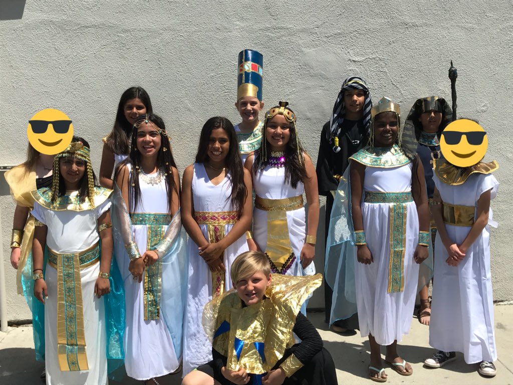 ajrieker's tweet photo. @VistaSTEM sixth Ss historical figures came to life today. https://t.co/Z6oyKTCKAL