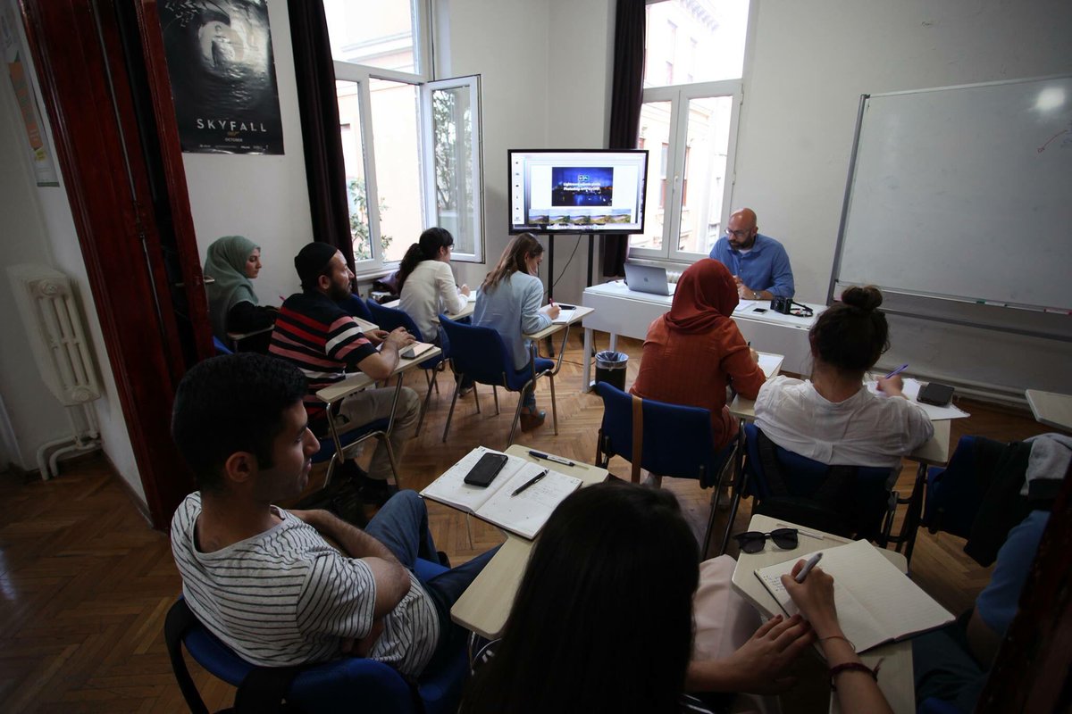 İstanbul Medya Akademisi'nde Bahar Dönemi Tv Haberciliği ve Gazetecilik eğitimleri Fotoğrafçı Uğur Çobanoğlu eğitmenliğinde “Haber Fotoğrafçılığı ve İşleme Teknikleri / Fotoğraf Editörlüğü” başlıklı konularıyla devam ediyor.

#İMAdabahar #TVhaberciliği #gazetecilik #medya #haber