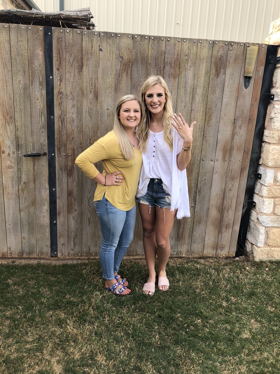 bane_taylor's tweet photo. Happy birthday @kaylee_power I hope it’s the best day! Love you 😍🎉💕 https://t.co/NotcIe0tQS