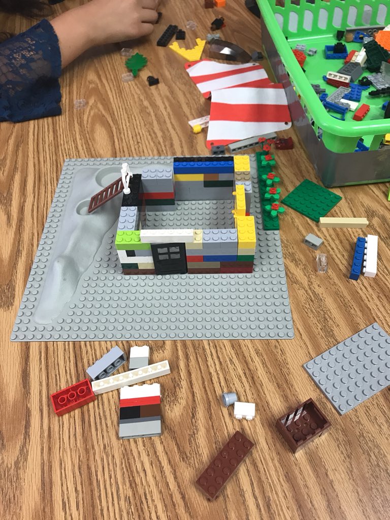 cobb7_cobb's tweet photo. LEGO Makerspace. Wrote stories and recreated them using Legos. @MrKooymanEIS #MakerSpace https://t.co/NQ3SYQEcLT
