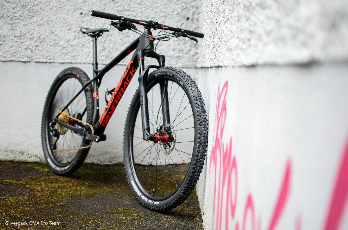 OMXProTeam's tweet photo. You don't want to pick a fight with the #Superspeed; it's tougher and faster than you!
@SilverbackBikes
#LeanMeanRacingMachine #BornToBeFast #weareOMX #SilverbackOMX https://t.co/KvfDjy1zRY
