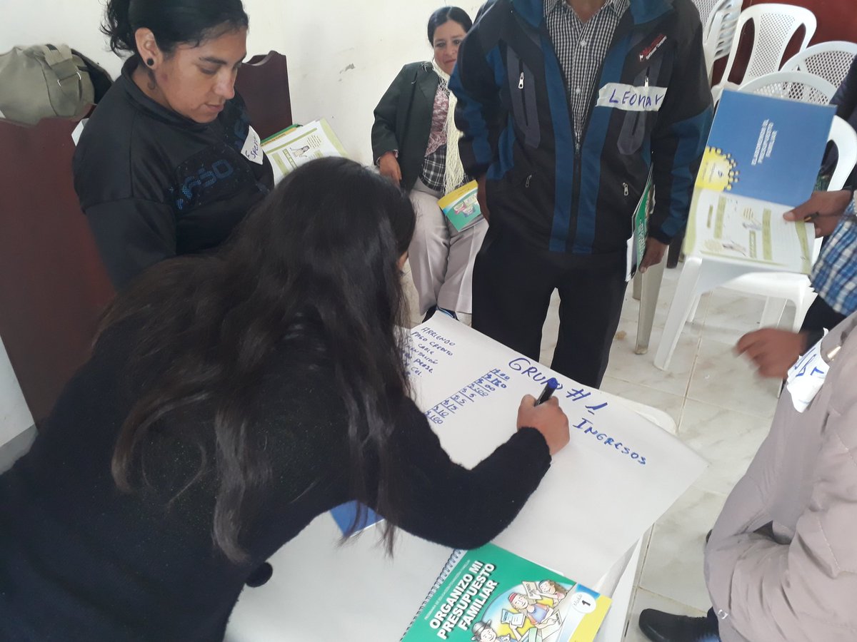 afaustom's tweet photo. 28-04-2018: En #Guachanama #Paltas muy satisfactorio el proceso del #ProgramaEducacionFinanciera gracias por la participación, el trabajo articulado fortalece las habilidades y destrezas de los beneficiarios @GabrielVacacela @encafili @LojaPropone https://t.co/5zAV2PvE3K